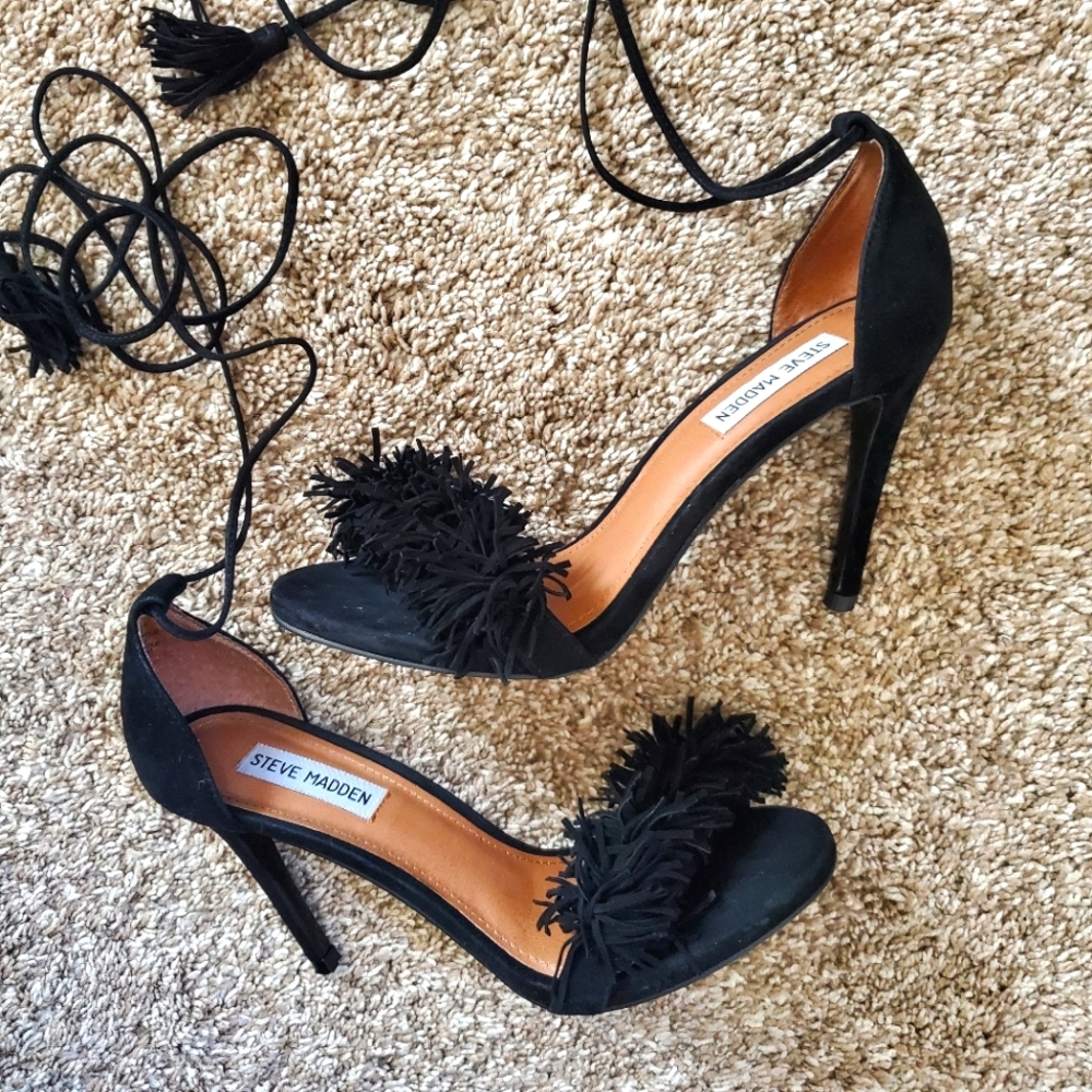 Steve Madden Sassey Suede Black Tassel Sandals - Picture 1 of 11
